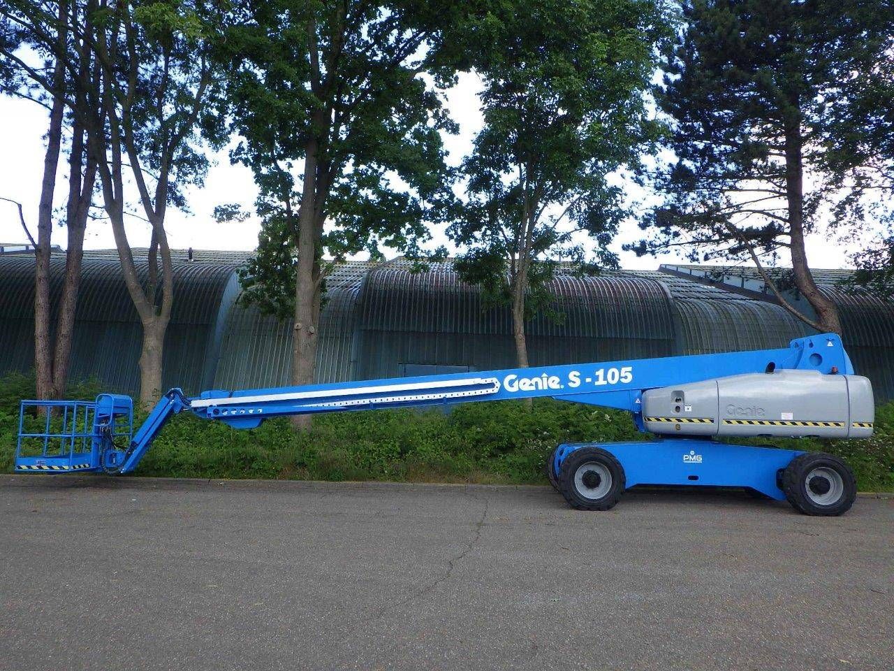 Telescopic boom lift Genie S-105 Diesel 34m 2009