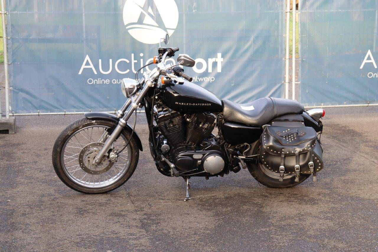Motorcycle Harley Davidson XL 883 Petrol