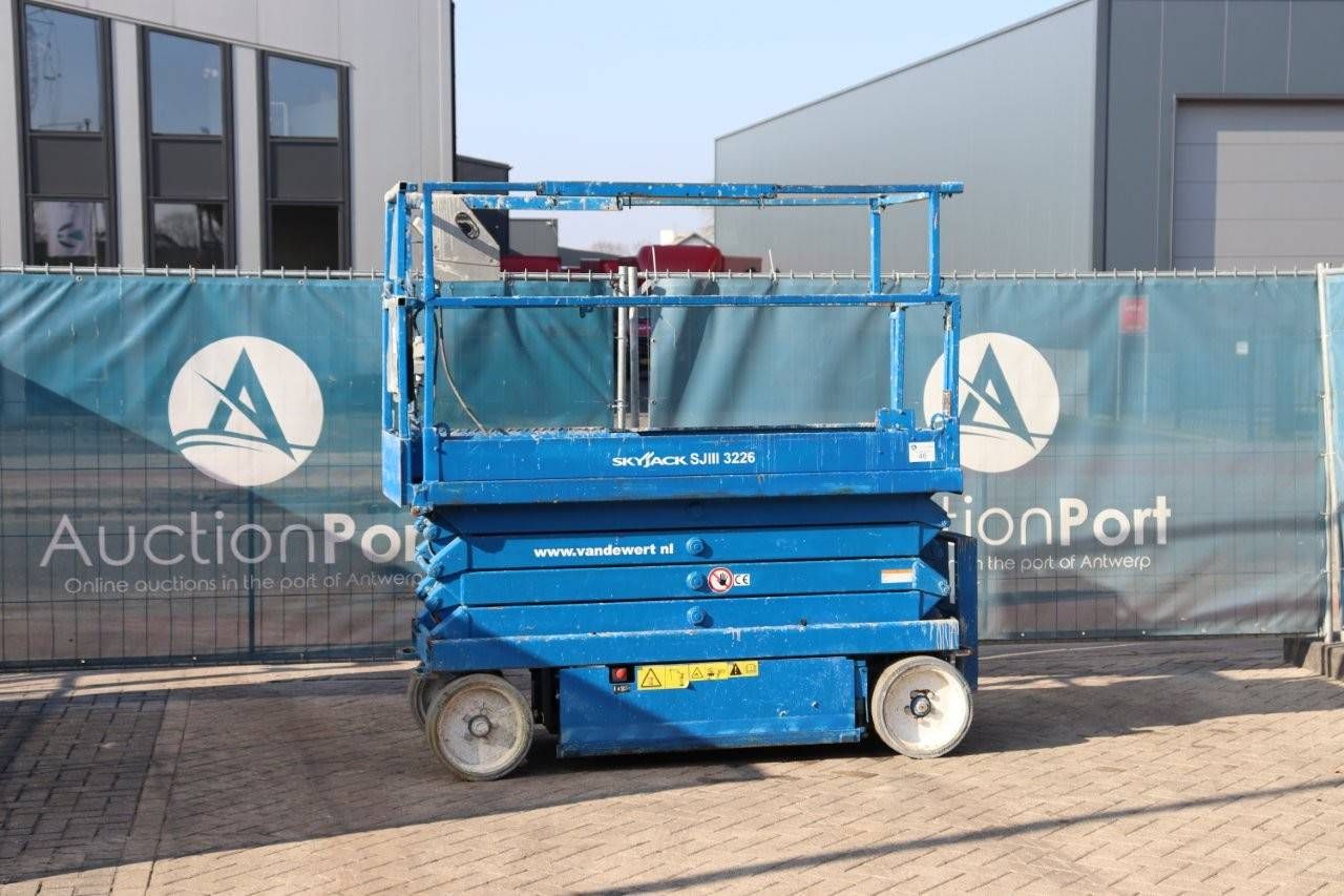 Scissor Lift Skyjack SJIII 3226 Electric 2015