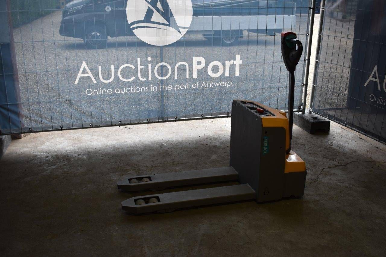 Pallet truck Jungheinrich EJE M15 Electric 1500kg