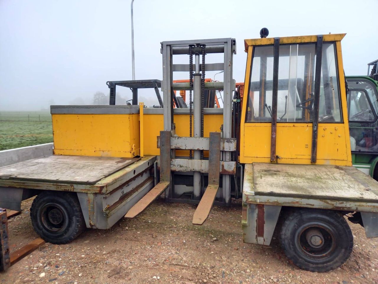 Side loader Baumann EB30 Electric