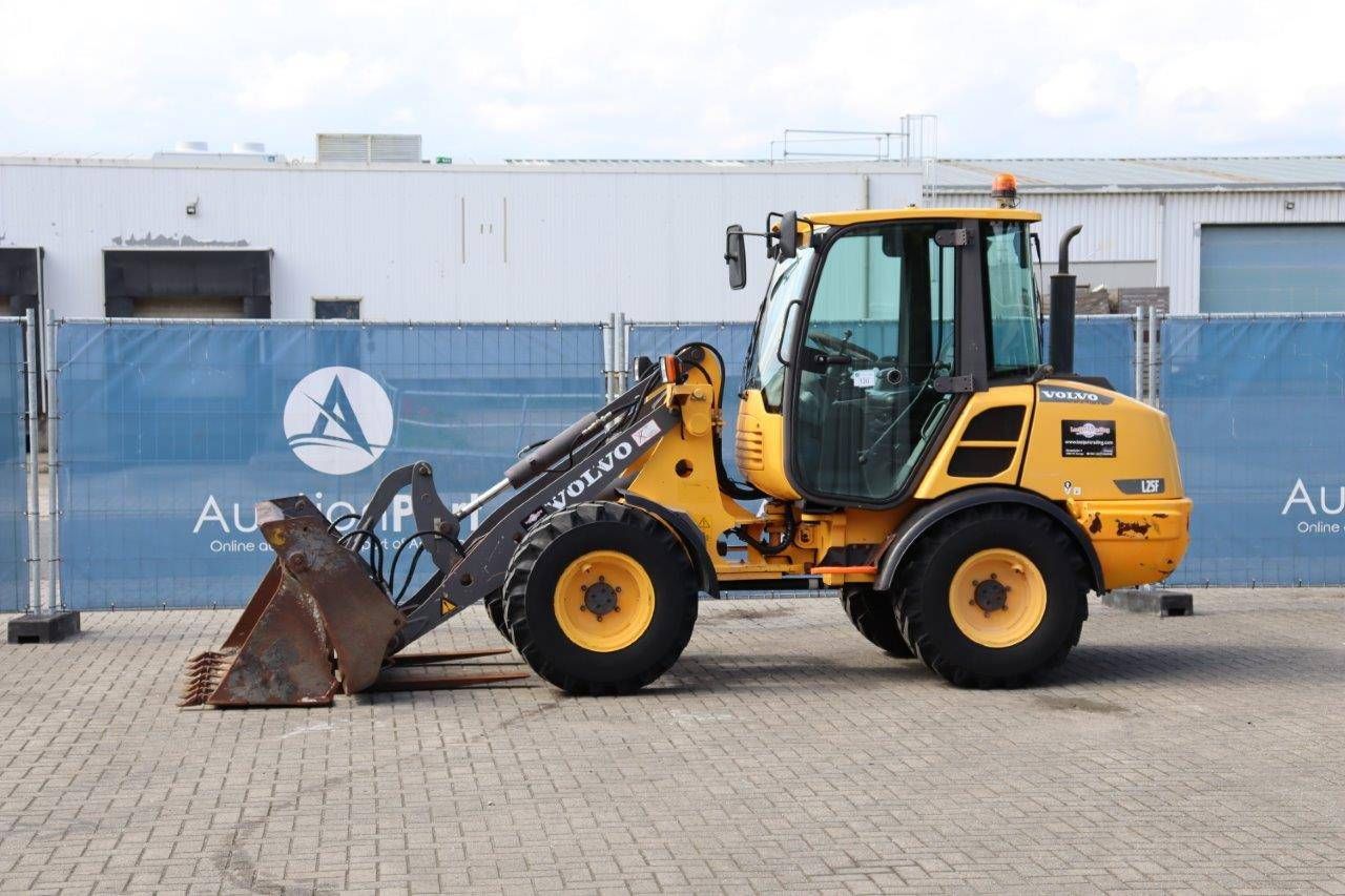 Wheel loader Volvo L25F-P Diesel 58hp 2011