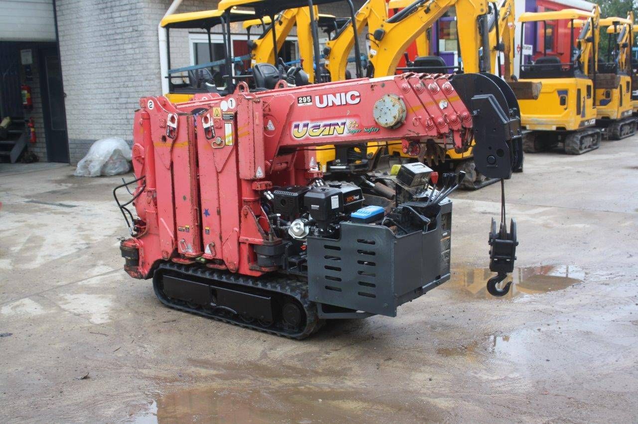 Radio Mini Crane UNIC URW 295 Petrol 2900kg 9m
