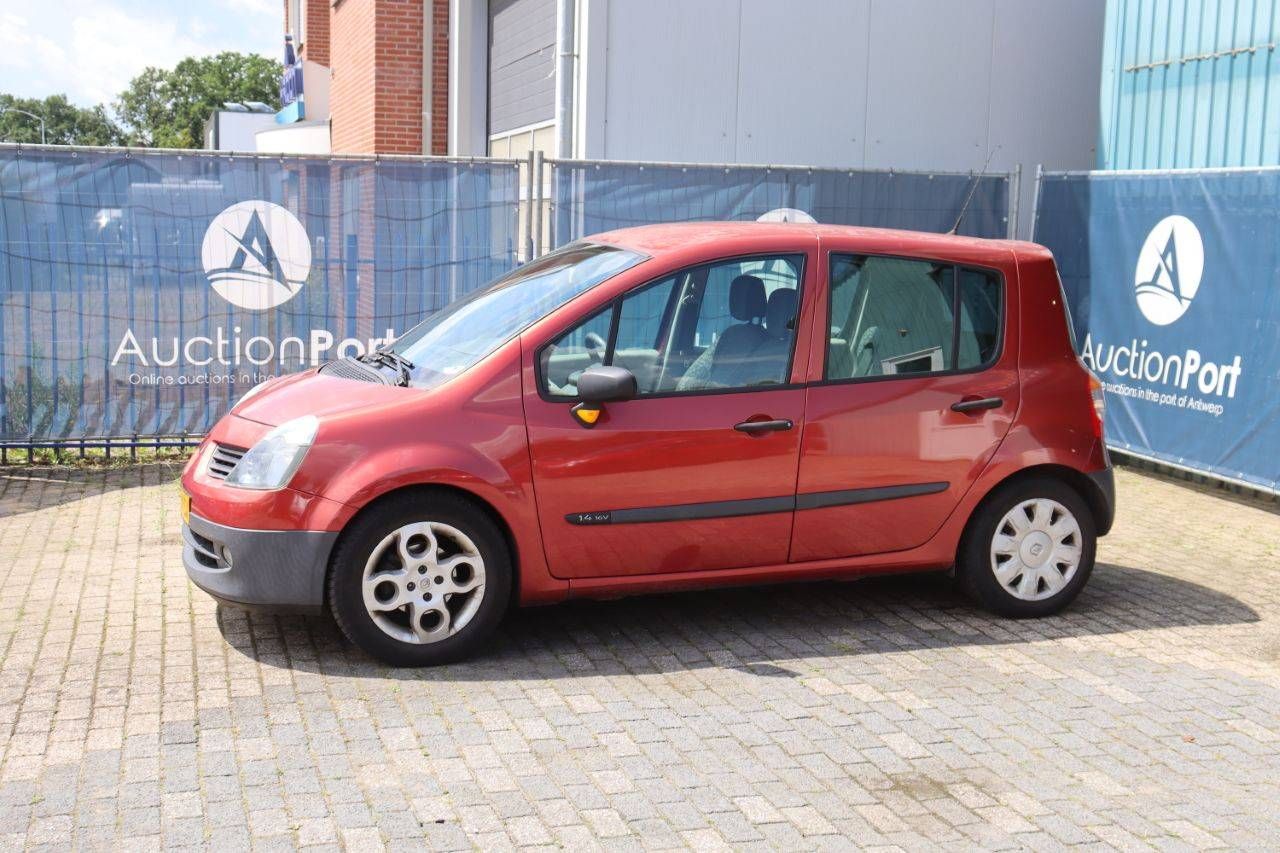 Renault Modus Petrol 98hp Passenger Car 2005