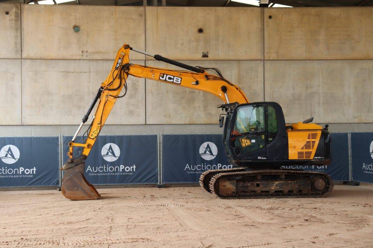Crawler excavator JCB JS131LC Diesel 75hp 2018