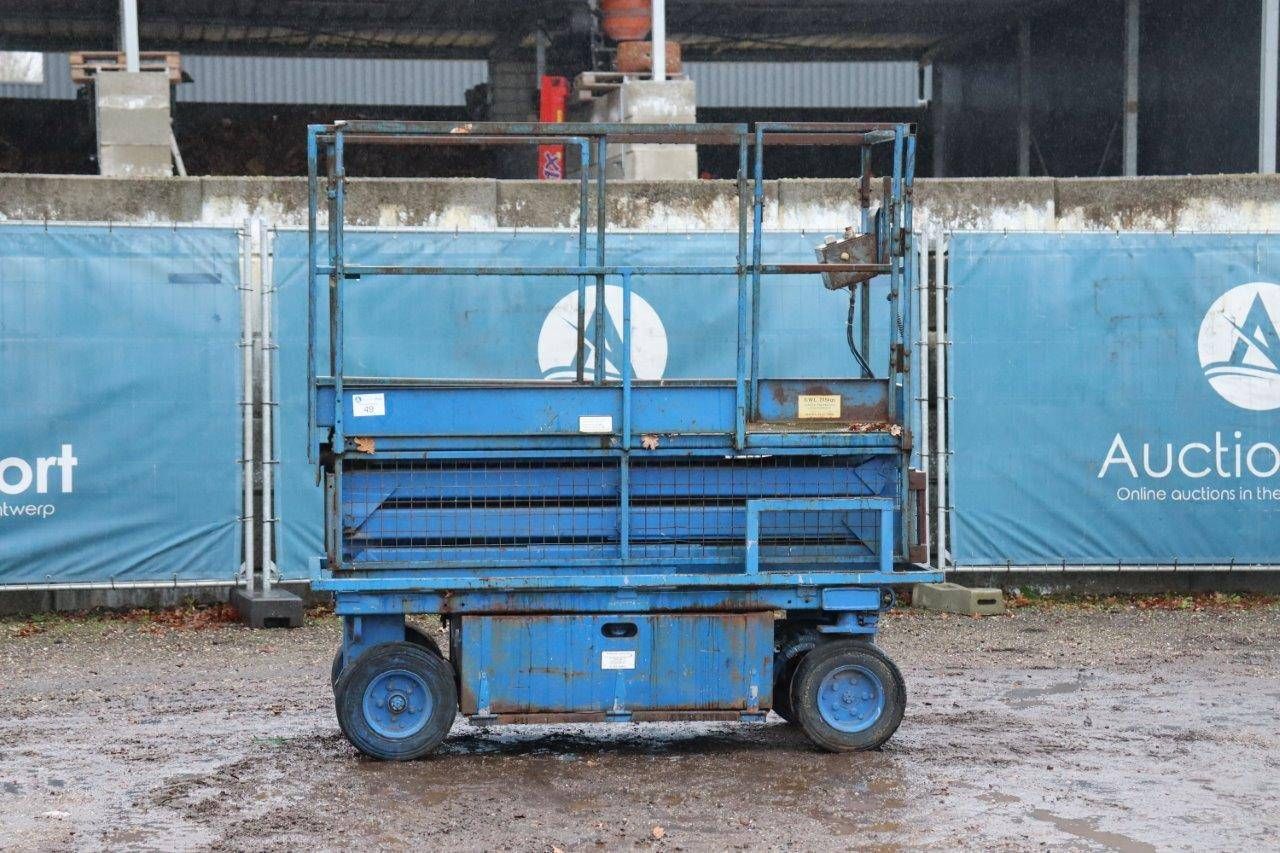 Scissor lift electric