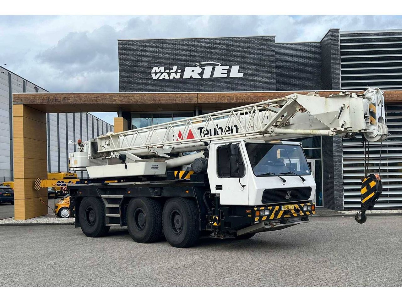 Telescopic crane Grove GMK3050 Diesel 32m
