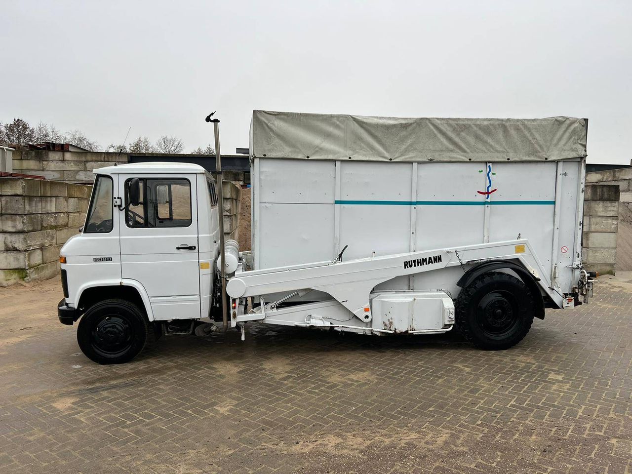 Truck Mercedes 608D Diesel