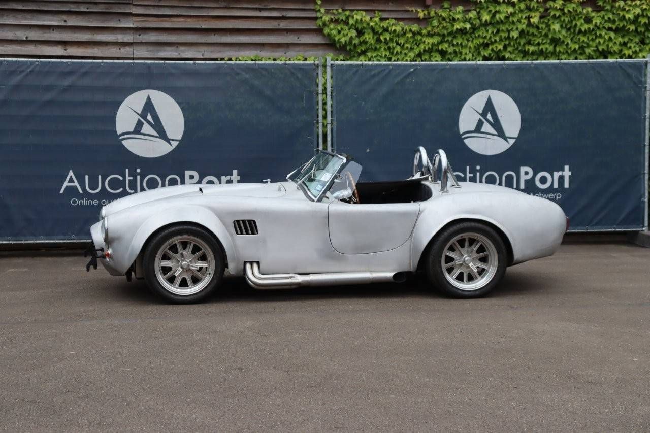 AC Cobra Replica - alloy body - 1965 (Margin)