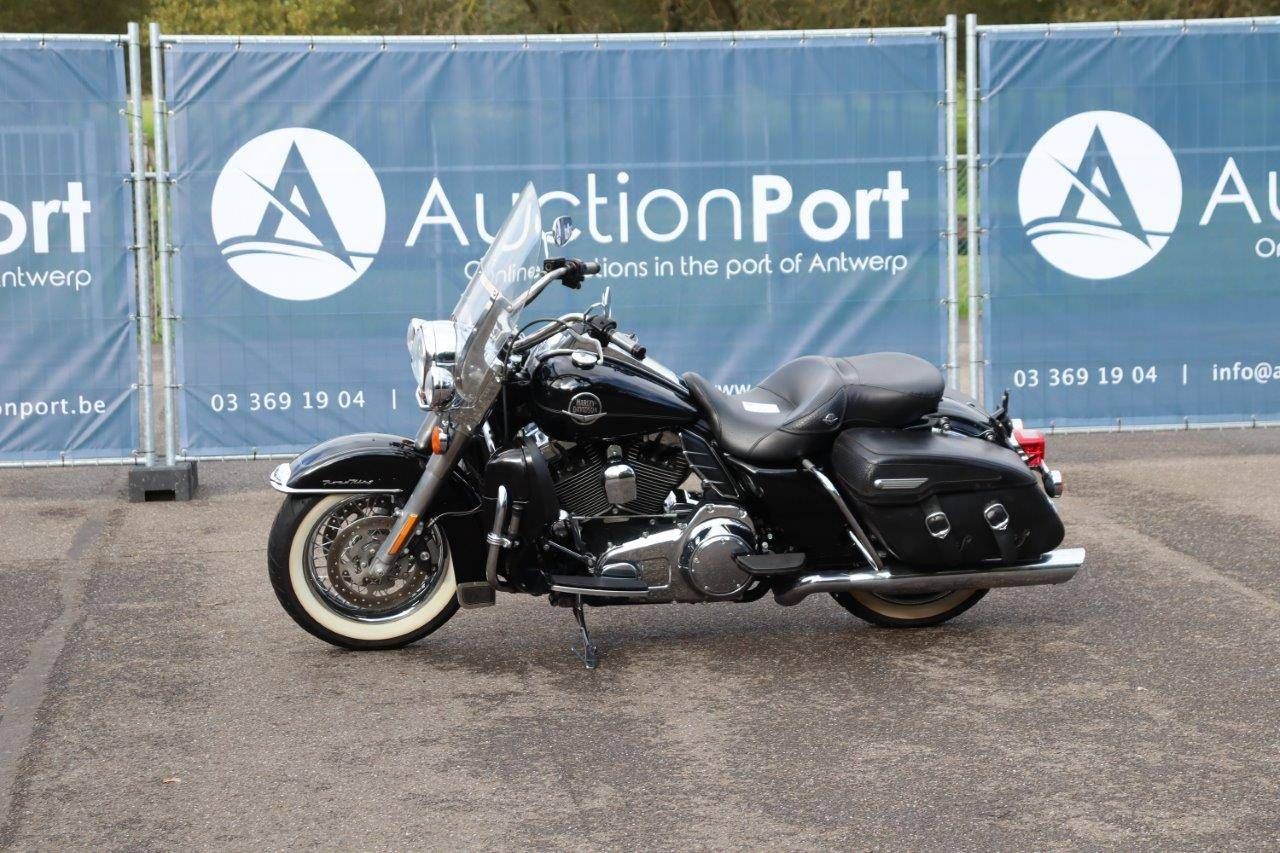 Motorcycle Harley-Davidson Road King Classic Petrol 2009