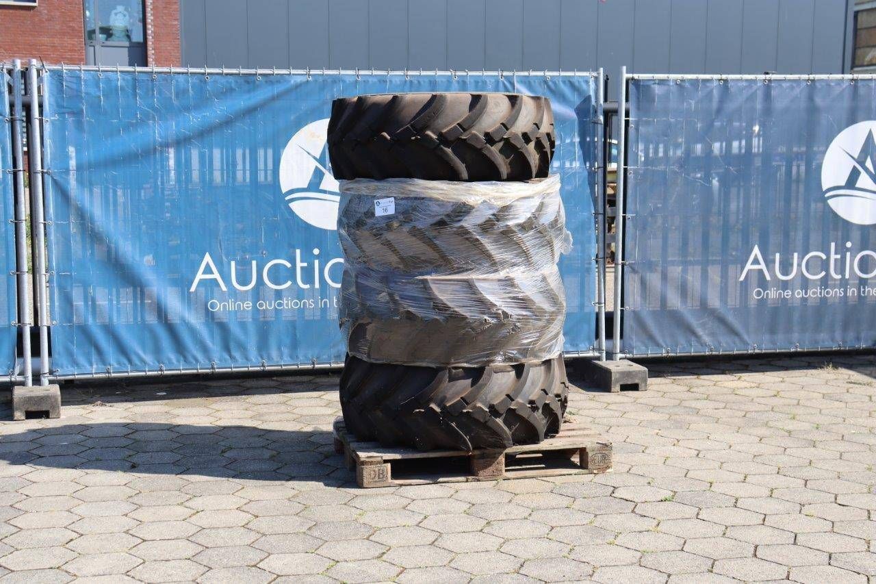 Set of tires Tractionmaster 405/70-20 4 pieces New