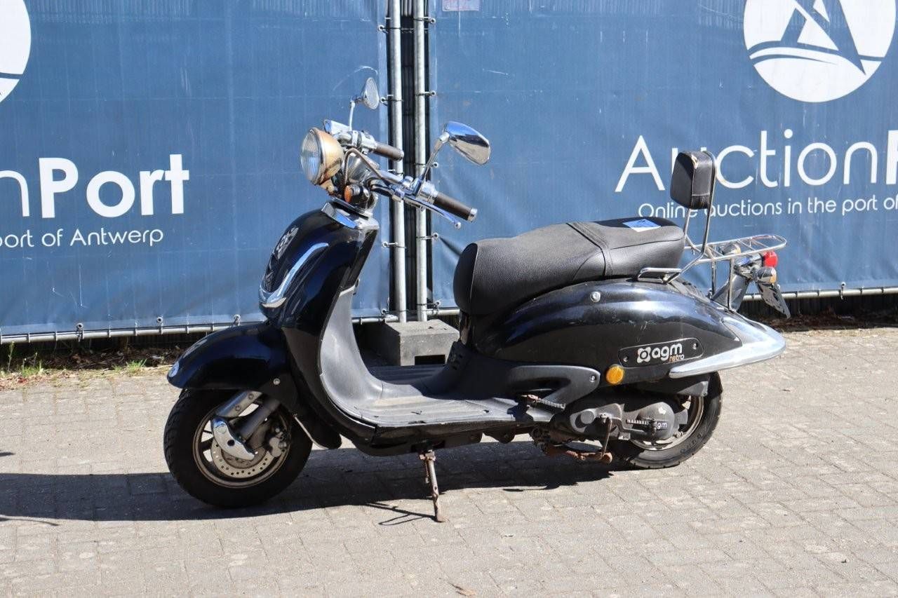 Scooter AGM V641 Gasolina 2pk 2015 (Margen)