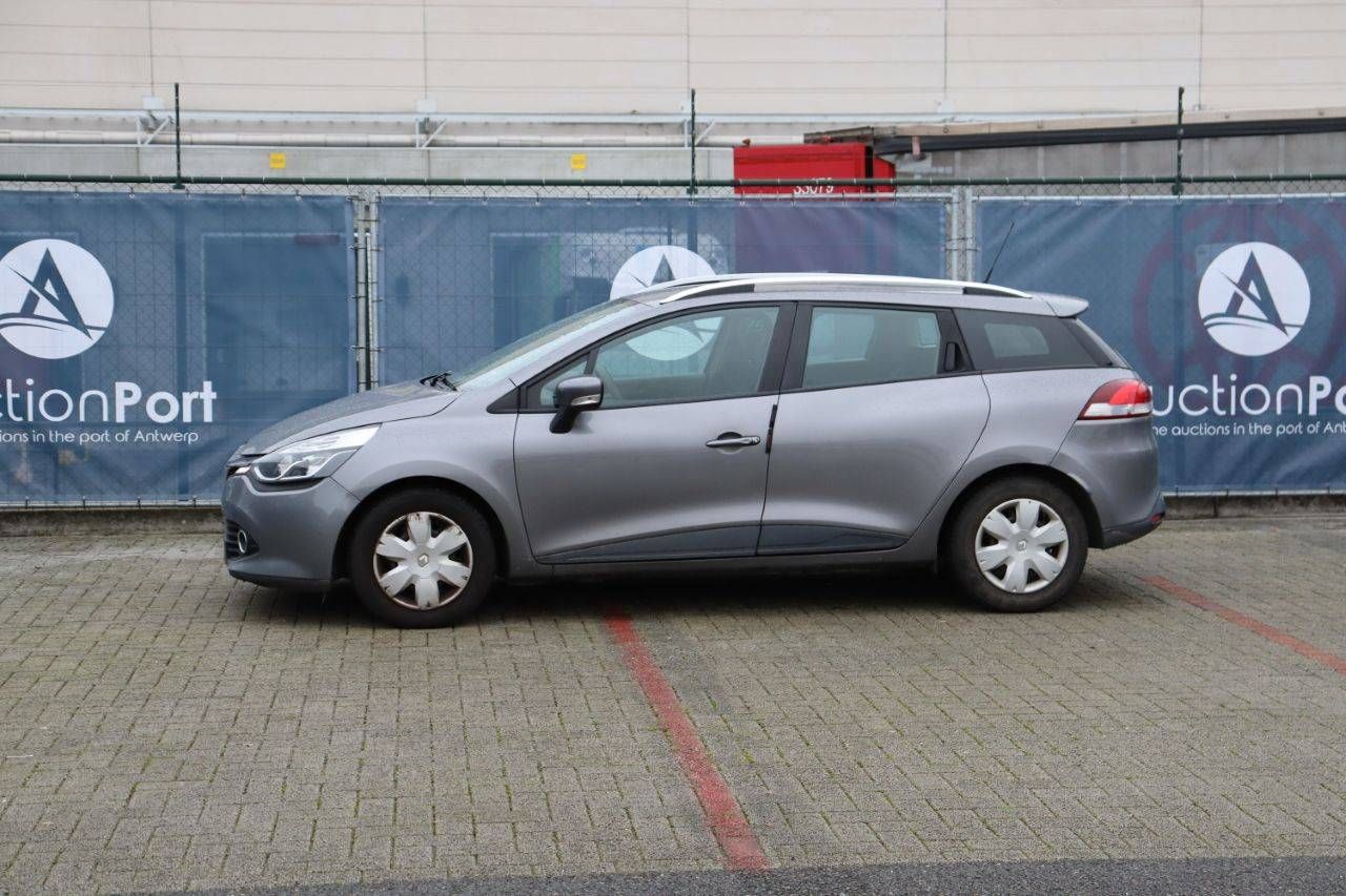 Passenger car Renault Clio Petrol 74 hp 2013 (Margin)