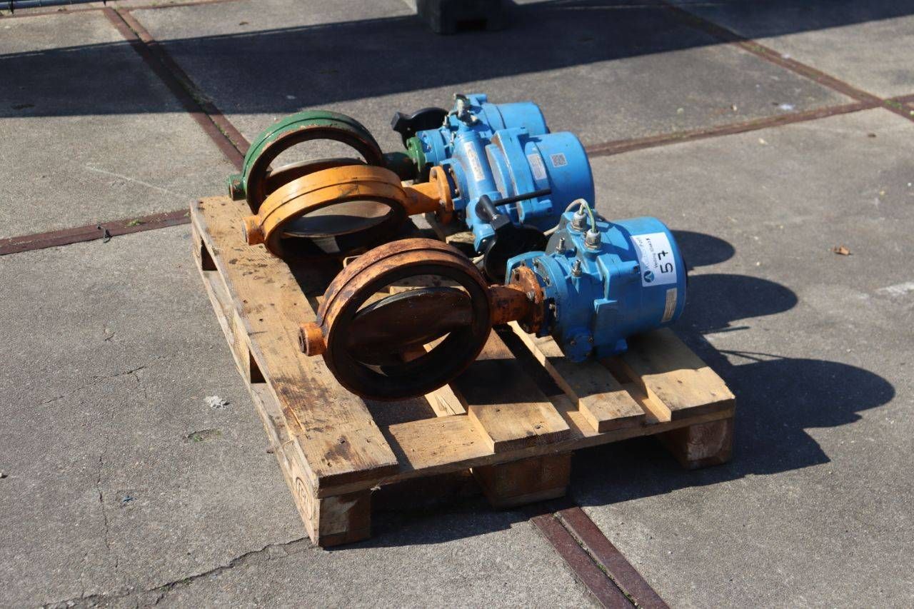 Set of Econ ELA500 Electric Butterfly Valves 230V 3 pieces