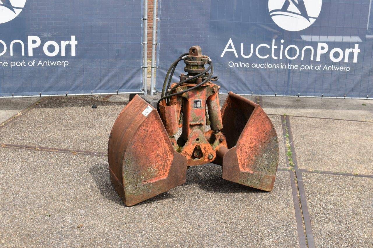 Grab Atlas-Weyhausen E 545