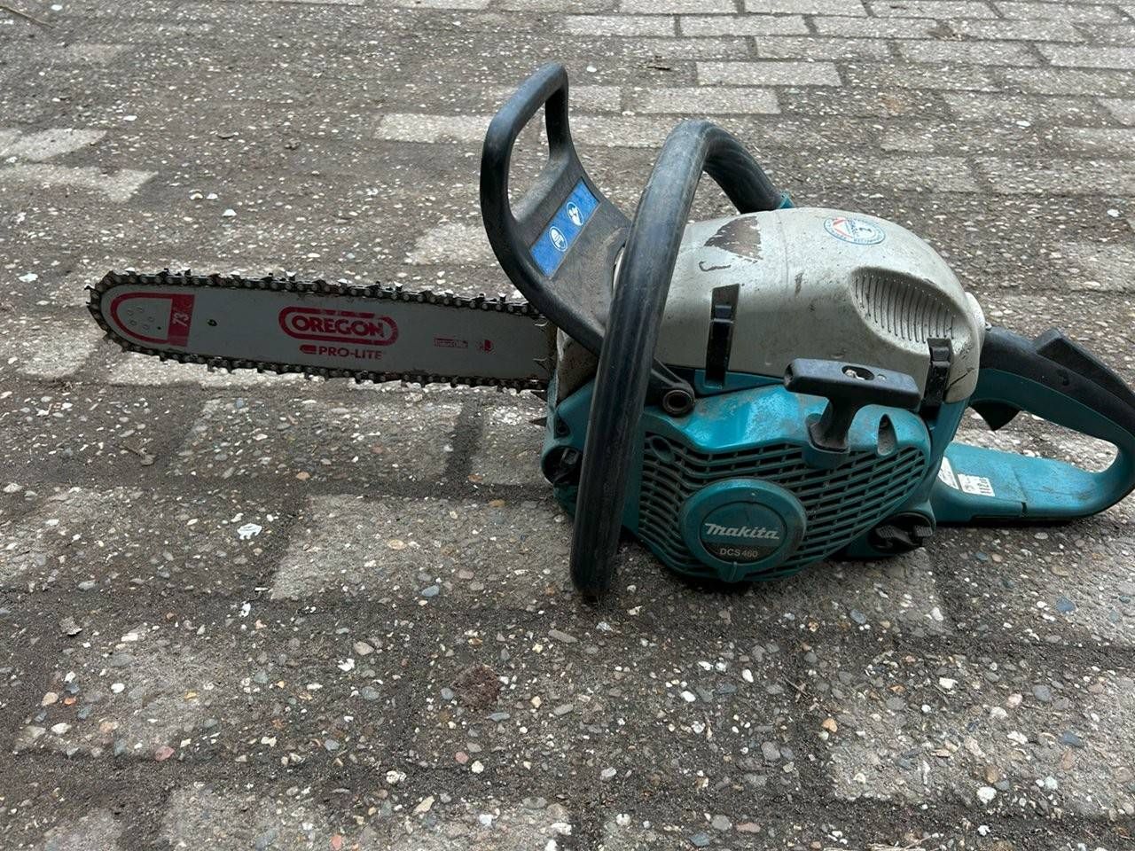 Chainsaw Makita DCS460