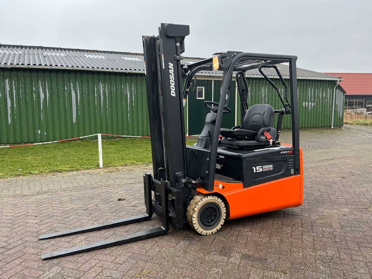 Forklift Doosan B15T-5 Electric 1425kg 3.5m 2010