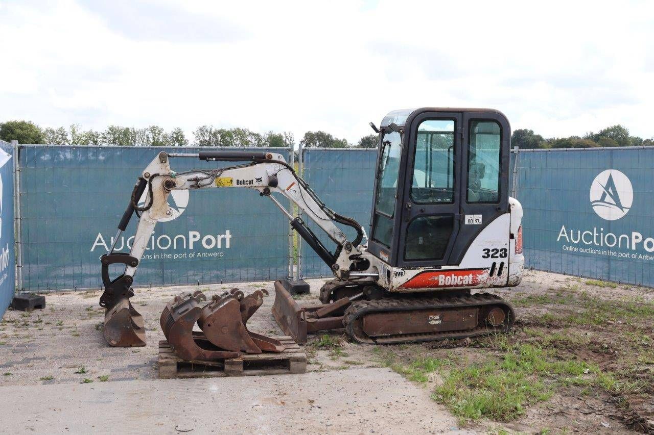 Mini digger Bobcat 323 and 328 Diesel 2001