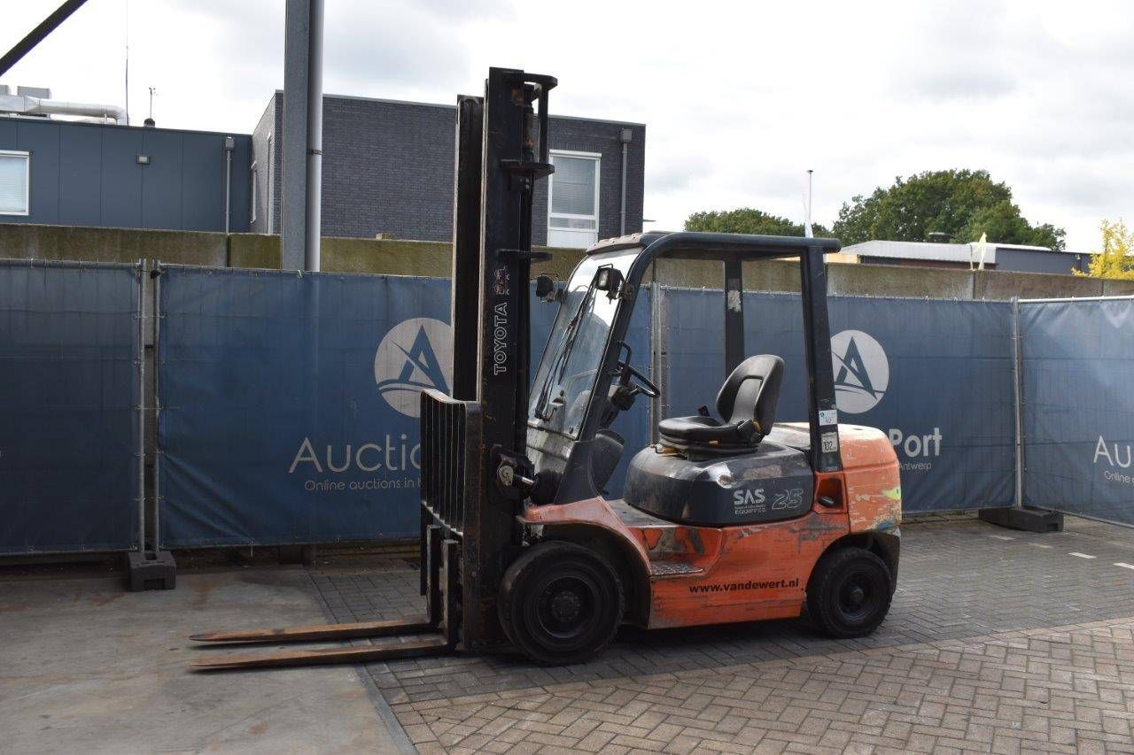Forklift Toyota 62-7FDF25 Diesel 2500kg