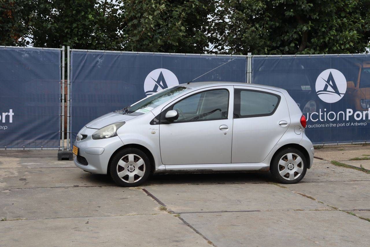 Passenger car Toyota Aygo Petrol 68hp 2006