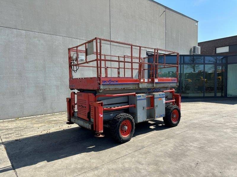 Scissor lift Skyjack SJ8831 LPG 11.4m 2009