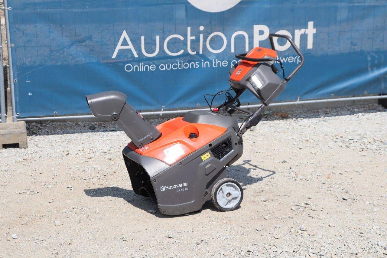 Snow Blower Husqvarna ST121E Petrol
