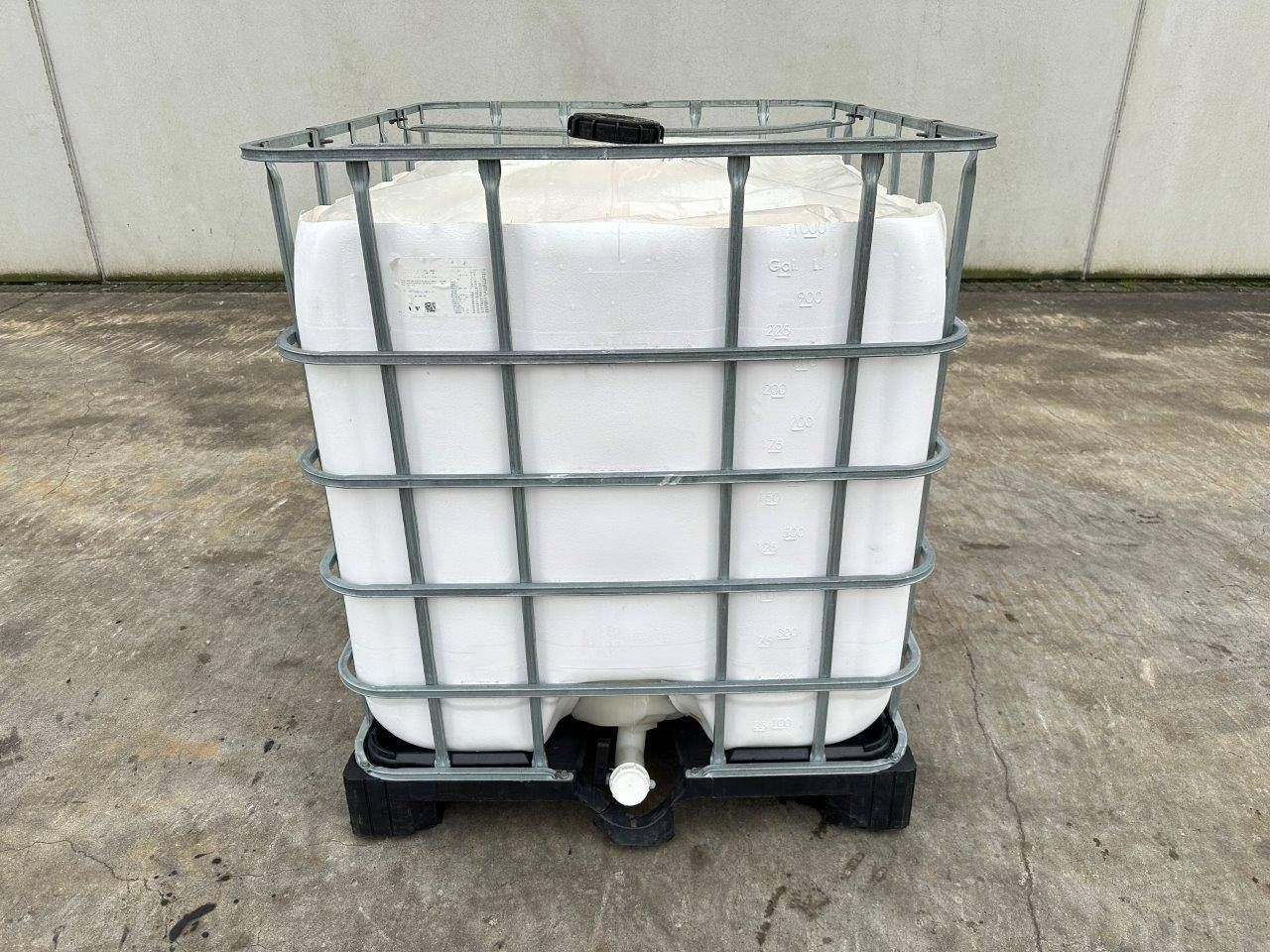 IBC tank with Vehicle shampoo New