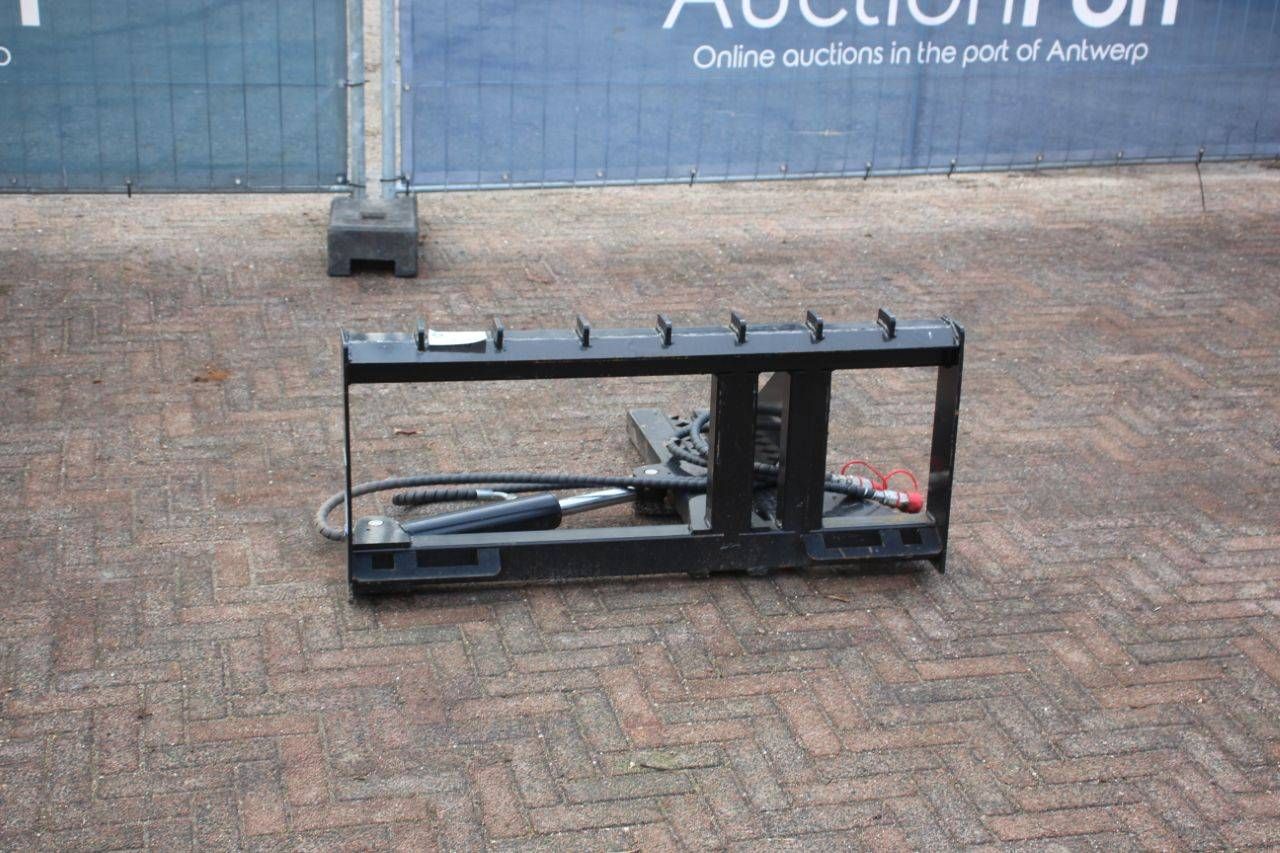 Hydraulic Attachment for Skid Steer Loader