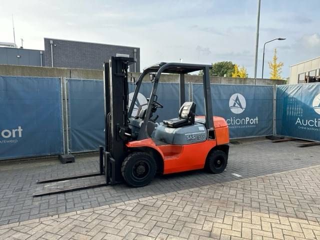 Forklift Toyota 02-7FGF25 Diesel 2500kg