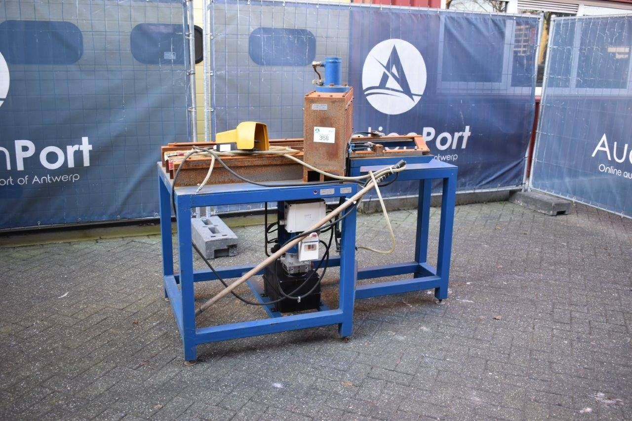 Hydraulic press brake 