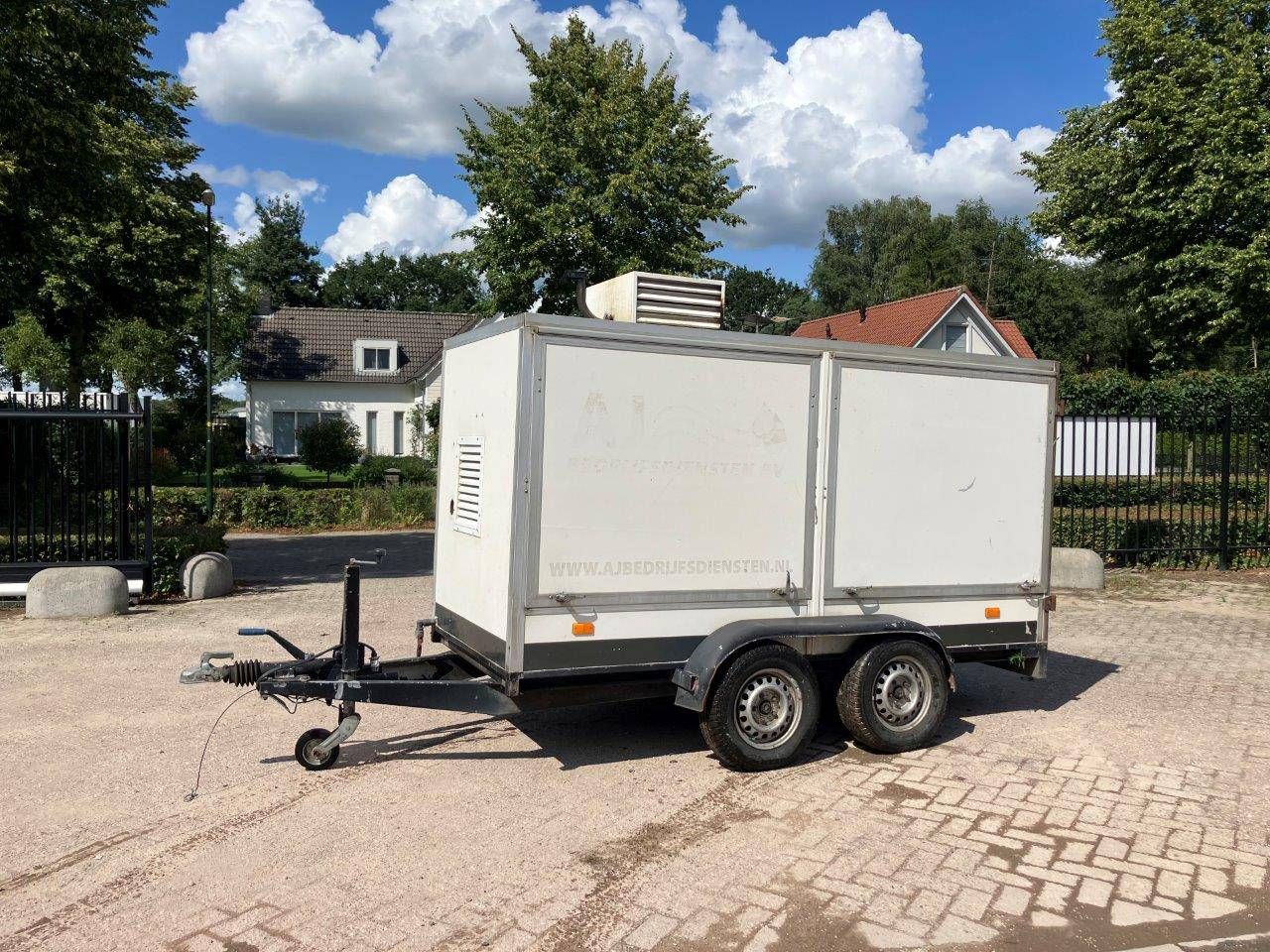 Trailer Hapert K2000-15 2000kg with high-pressure cleaner