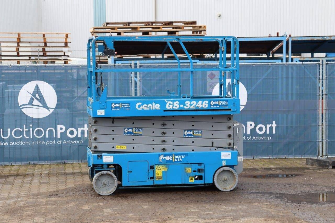 Scissor lift Genie GS3246 Electric 699kg 11.78m 2008