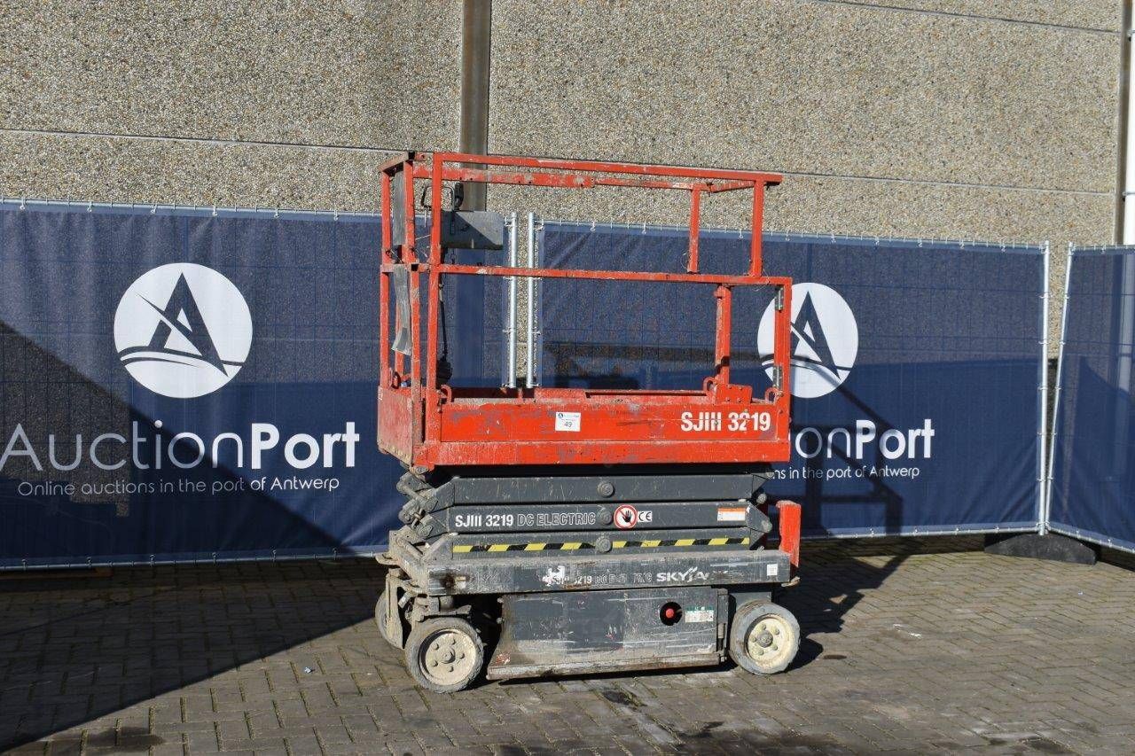 Scissor lift Skyjack SJIII-3219 Electric 7.62m 2014