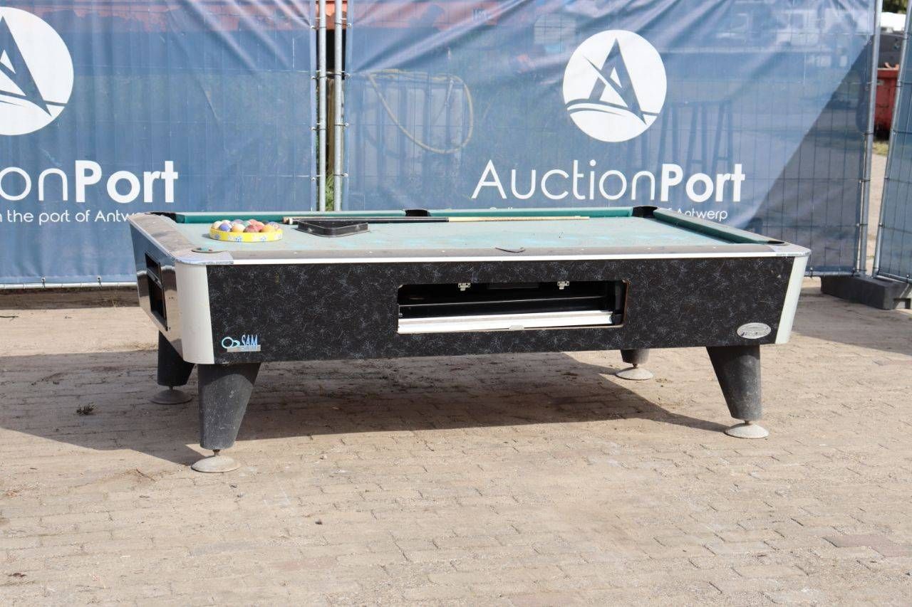 Pool table
