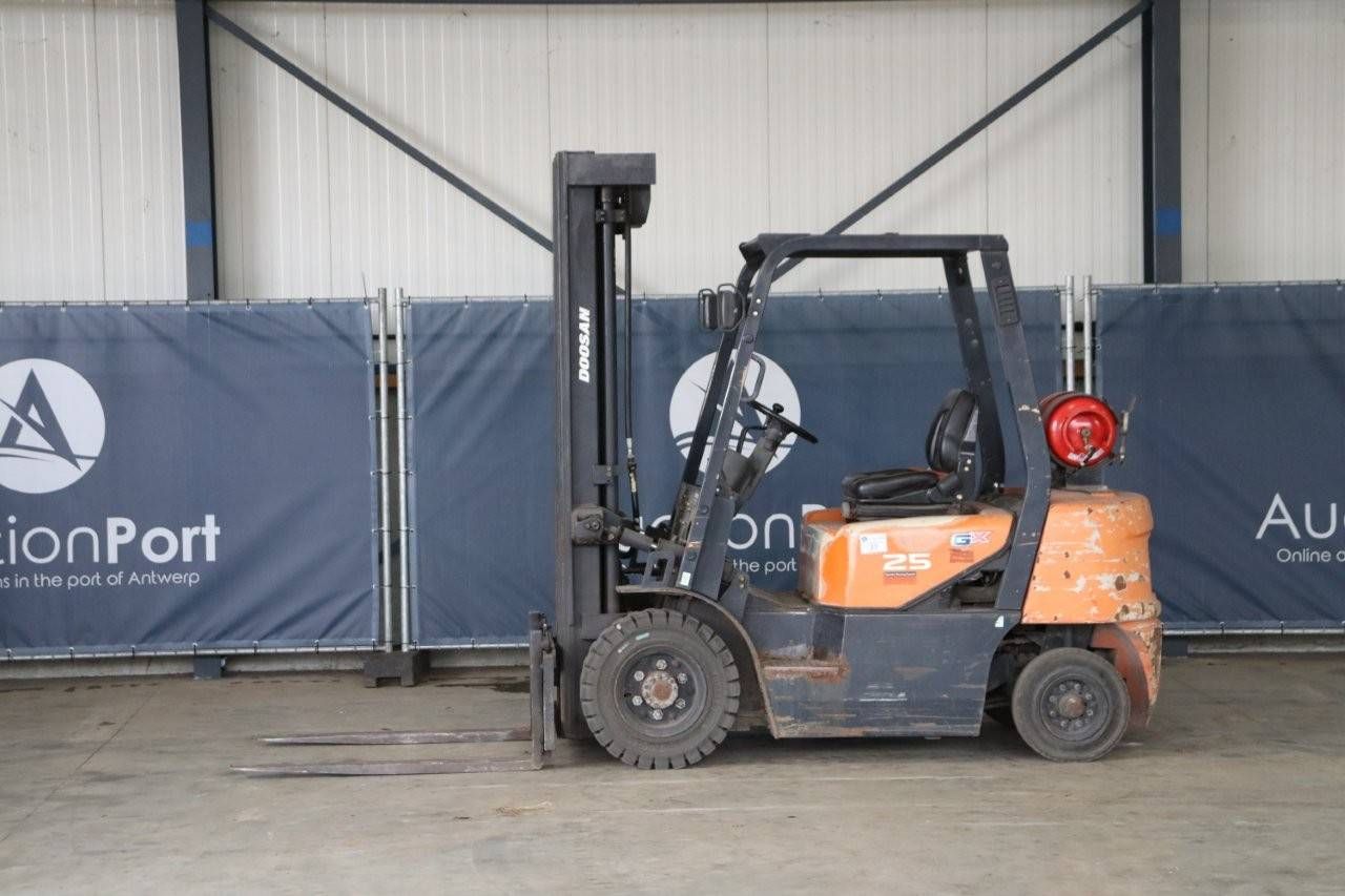 Forklift Doosan G25G-5 LPG 2500kg 5.54m 2009