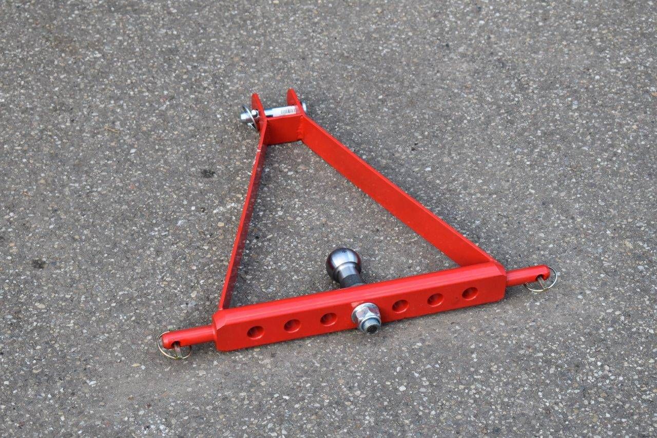 Three-point hitch with ball New