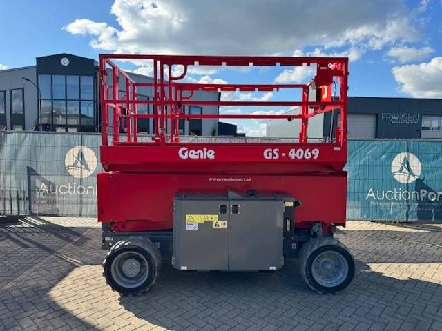 Scissor lift Genie GS4069 Electric+Diesel 363kg 14.2m 2020