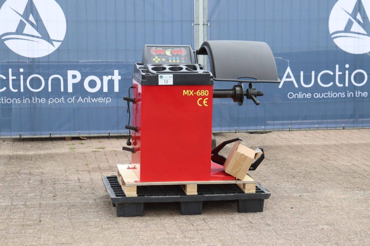Macchina equilibratrice per pneumatici MX-680 elettrica 2026 Nuova