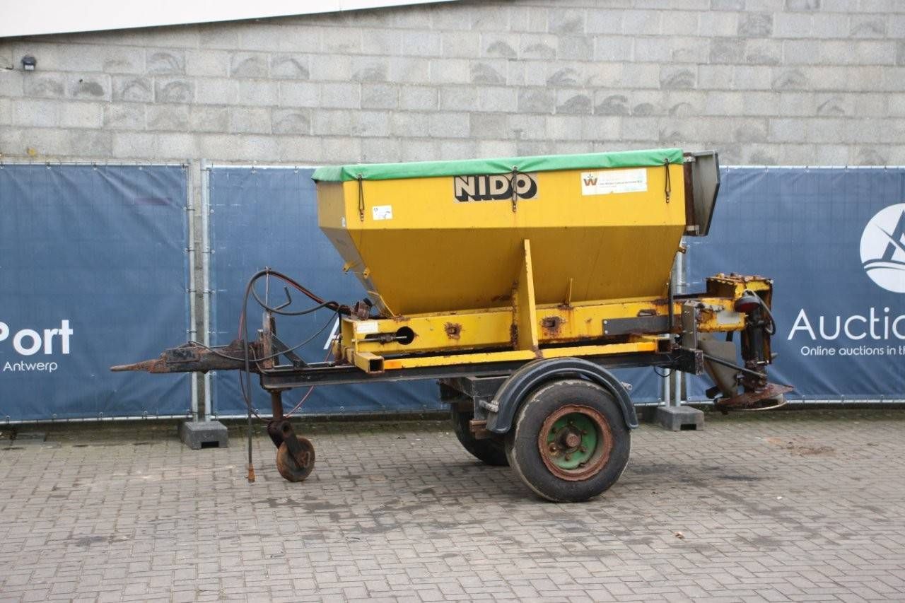 Salt spreader Nido 1503 AWK 1986