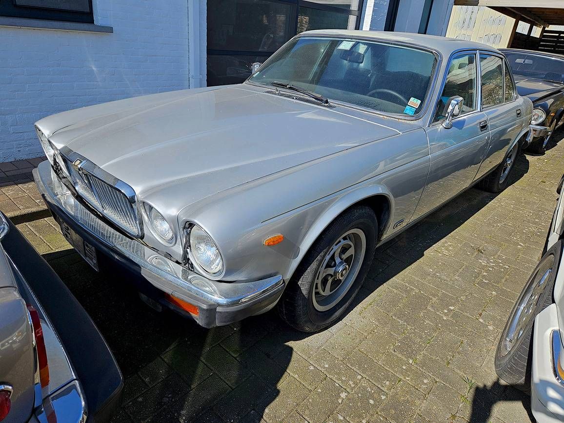 Jaguar XJ6 4.2 Manual 5-Speed (project basis) (Margin)