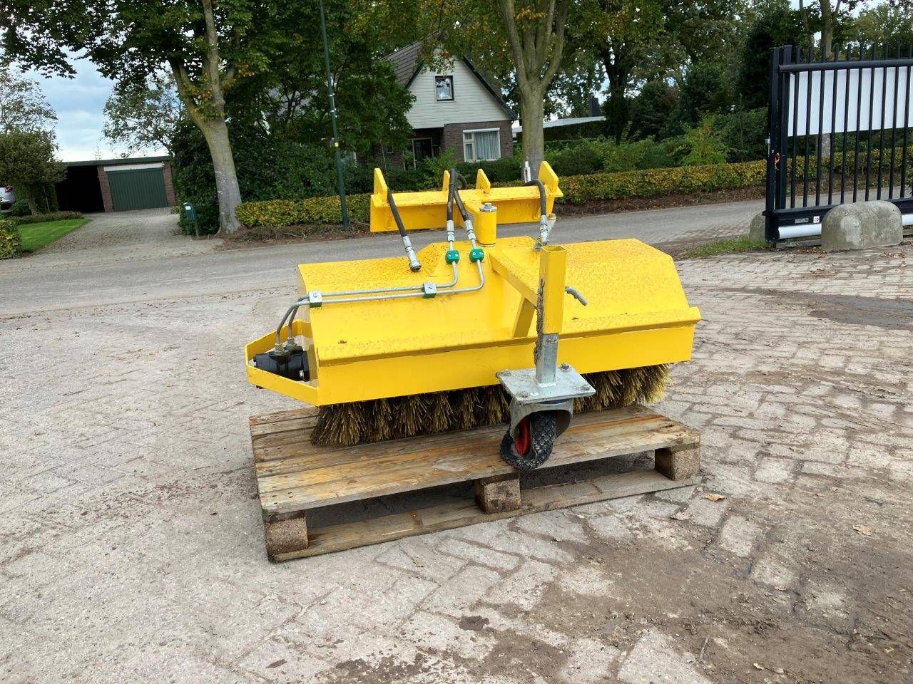 Sweeping brush attachment HBL Roller broom 2014