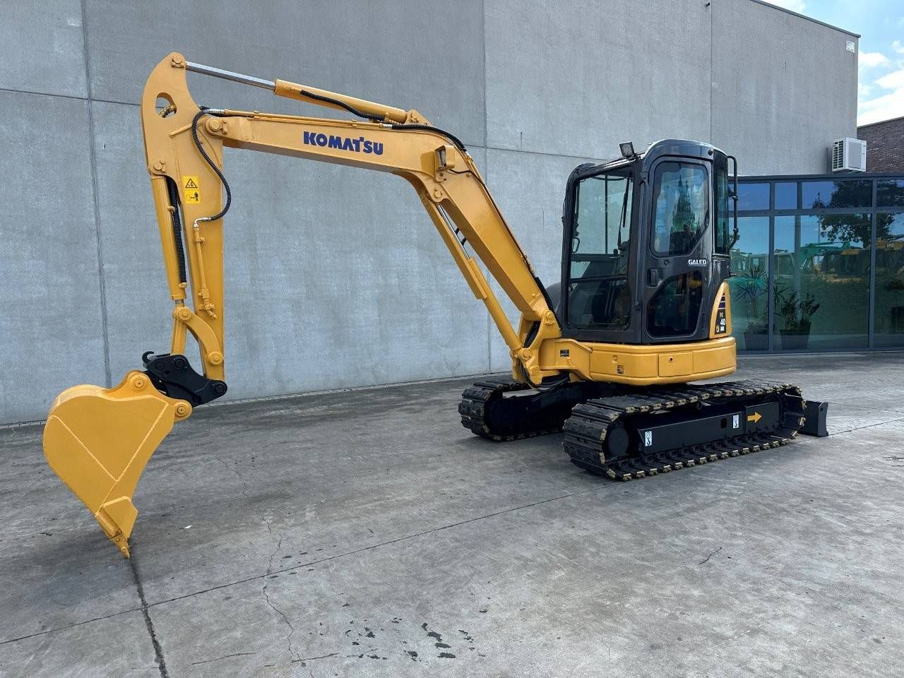 Midi excavator Komatsu PC40MR-2 Diesel 2012