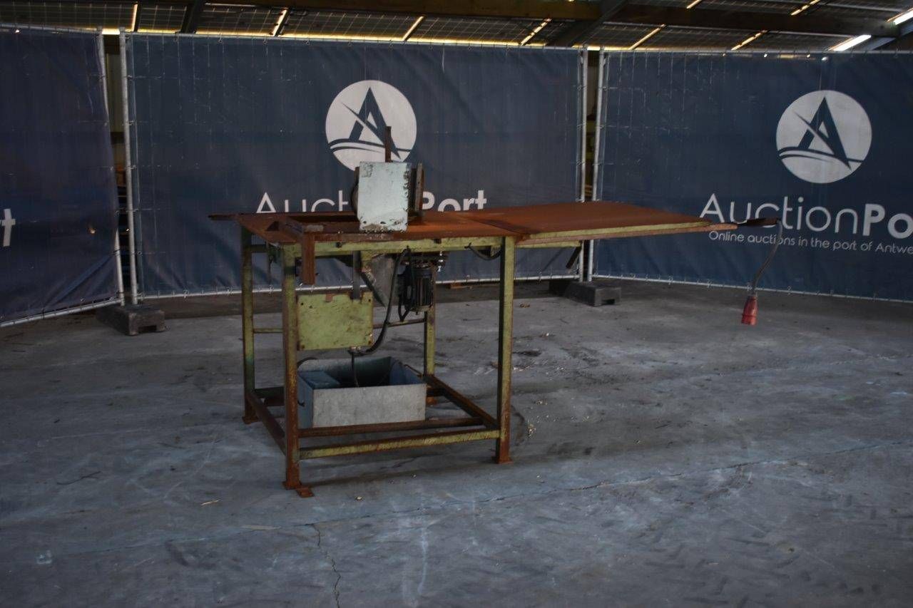 Wire cutting machine
