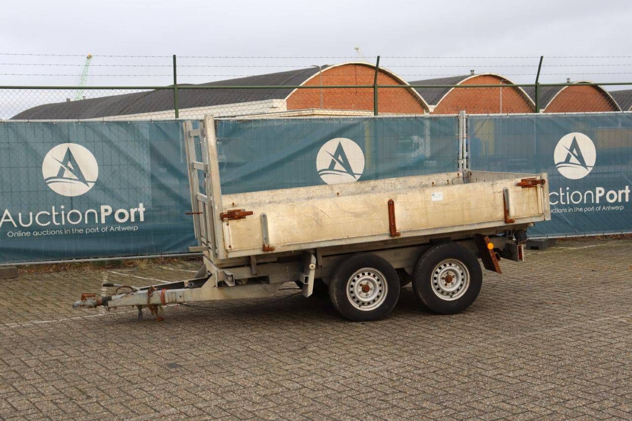 Trailer