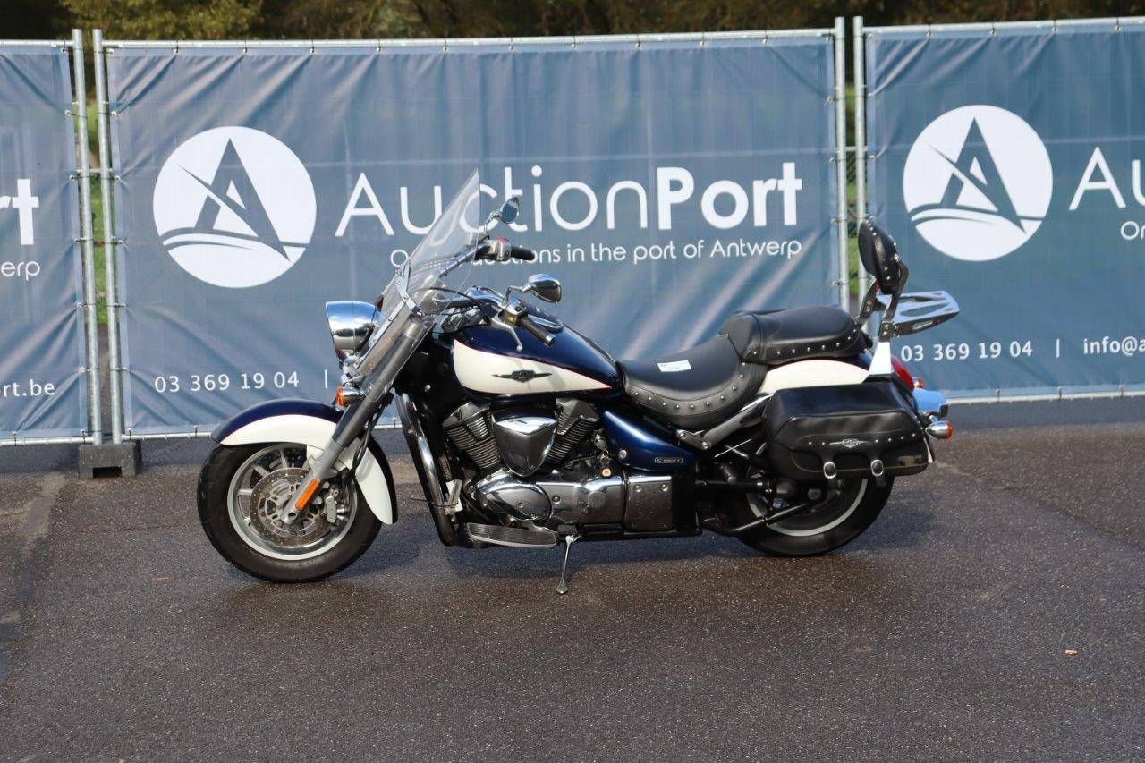Motorbike Suzuki C 1800 Petrol 2012