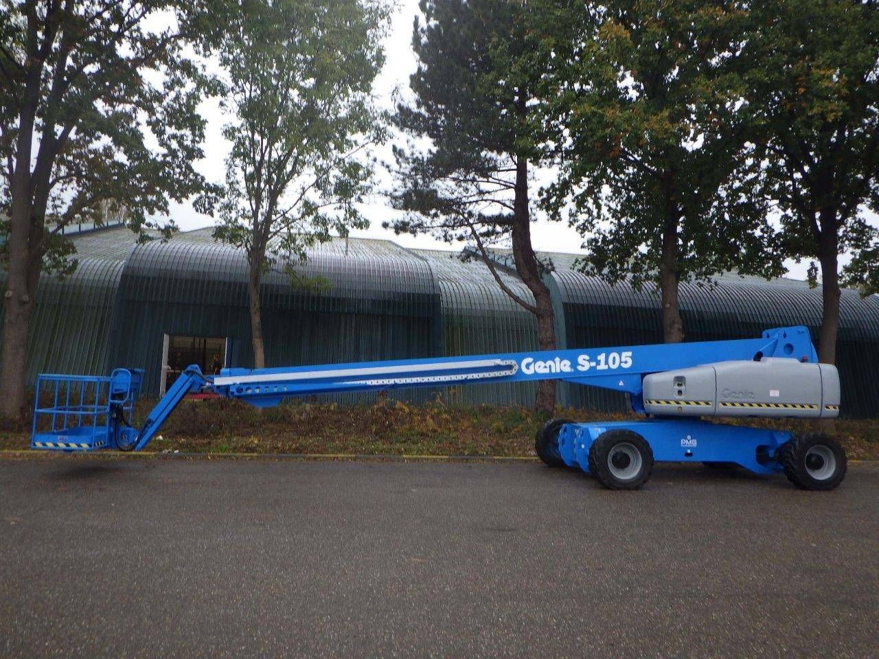 Telescopic aerial work platform Genie S-105 34.00 Diesel 2011
