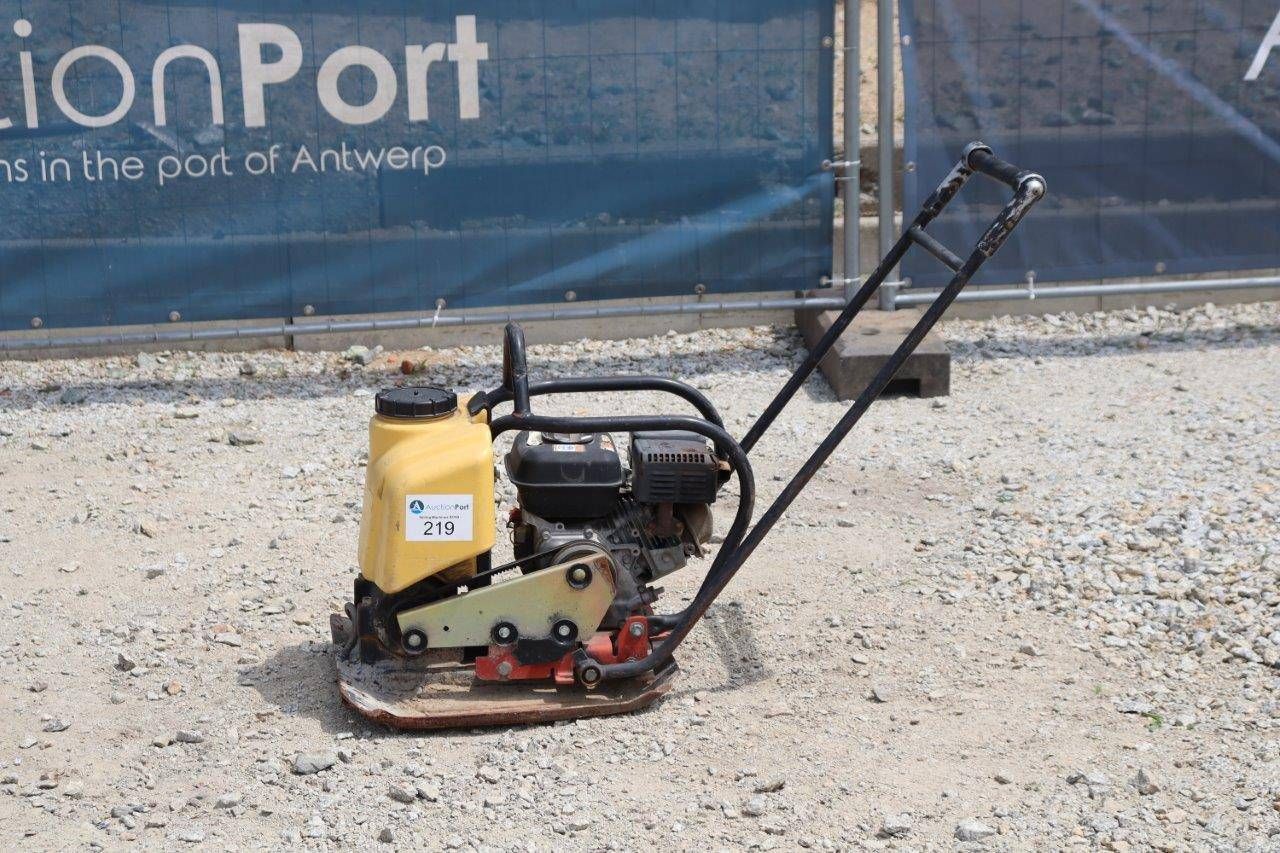 Vibrating plate Dynapac LF15 Petrol 