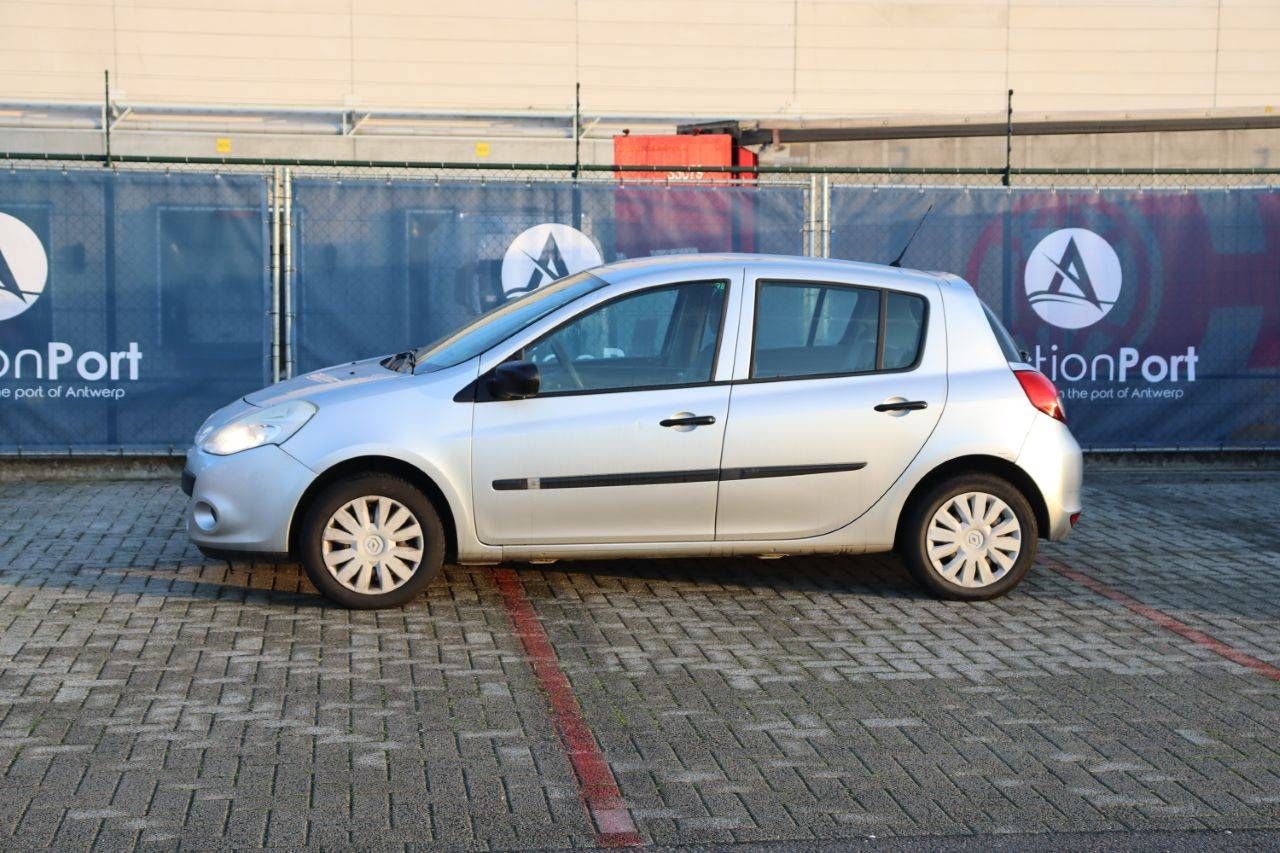 Passenger car Renault Clio Diesel 75 hp 2011 (Margin)
