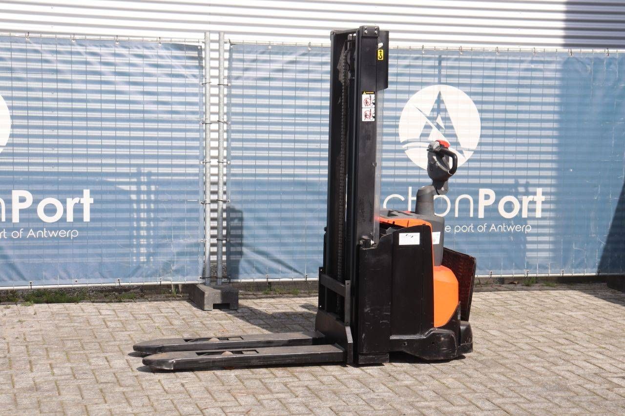 Stacker BT swe100 Electric 1000kg 2.9m 2009