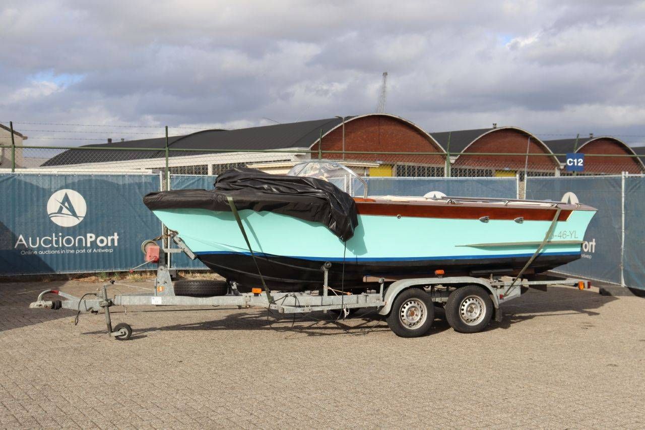 Historic Arcangeli Enrico wooden motorboat (V8) from 1966 (Riva Junior look)